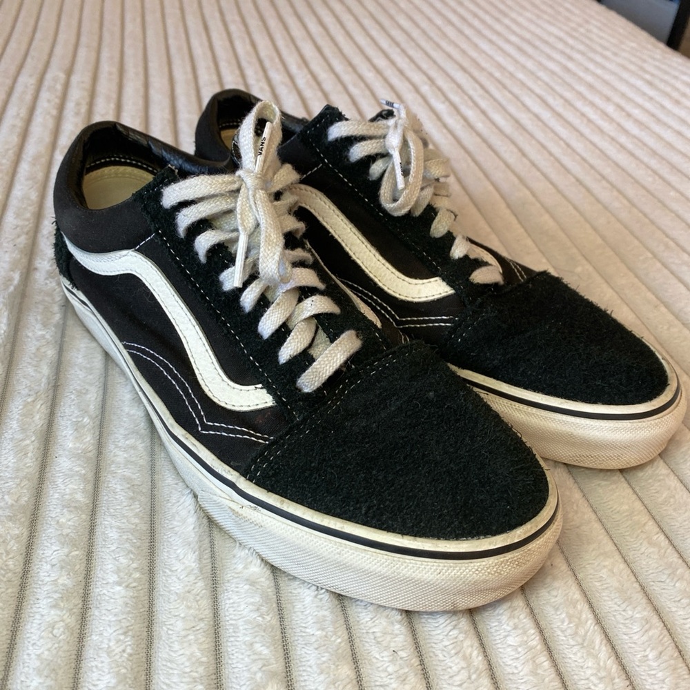Vans Men's Black and White Sneakers Old Skool Style